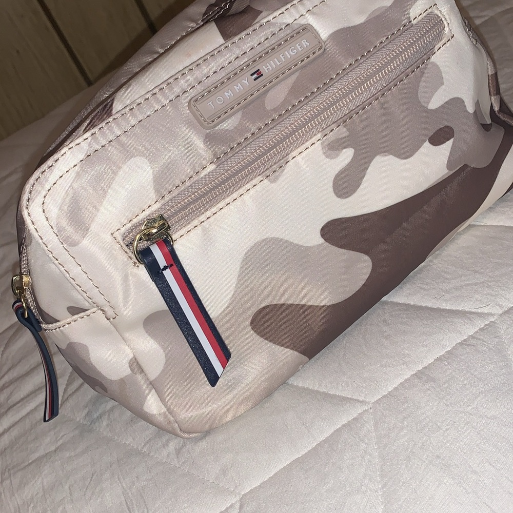 Tommy Hilfiger Brown and Cream Toiletry Bag with Durable Design